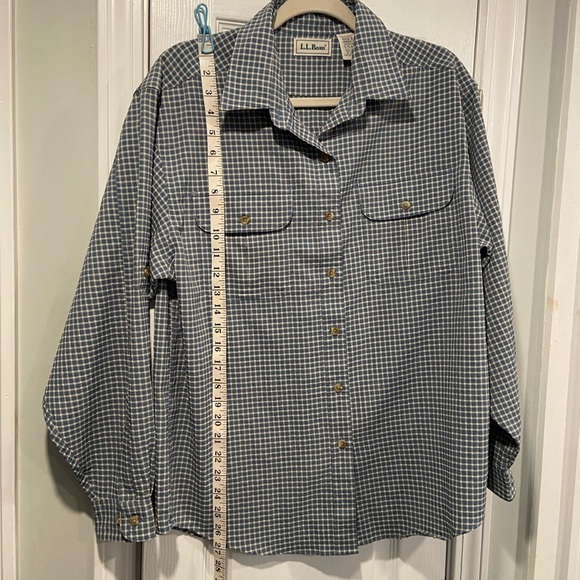 VTG L.L. Bean Size L Blue Plaid Nylon Stretch Roll Tab Hiking Outdoor Shirt - Picture 6 of 12